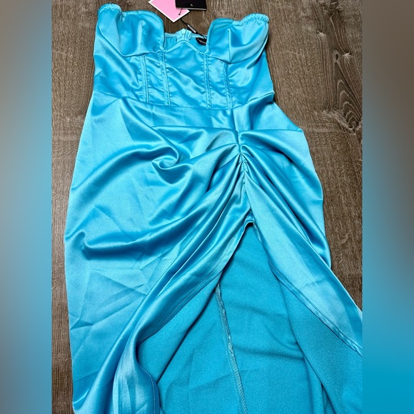 PrettyLittleThing baby blue dress - Picture 4 of 6